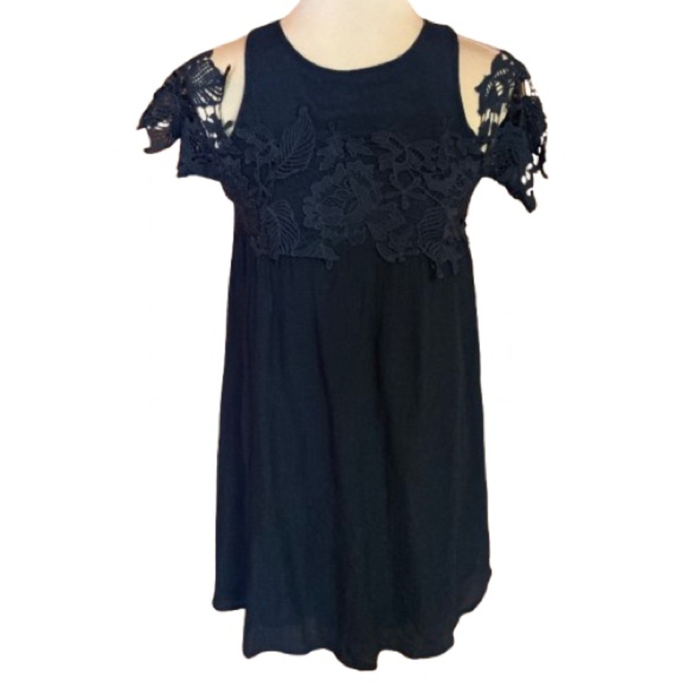 Speechless lace trimmed cold shoulder dress